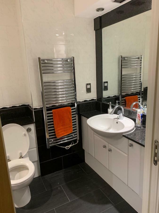 Thames View Apartment, Imperial Wharf London